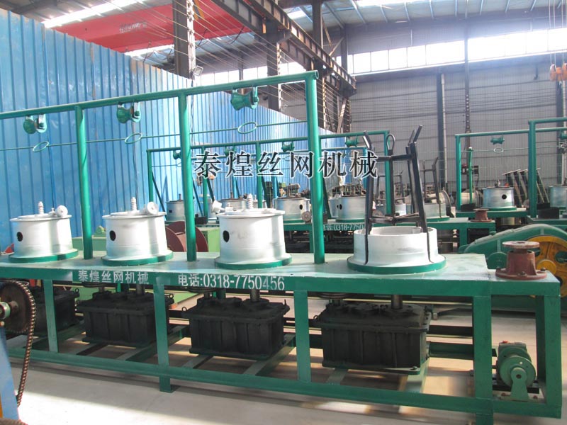 聯罐干式滑輪拔絲機 聯罐干式滑輪拔絲機